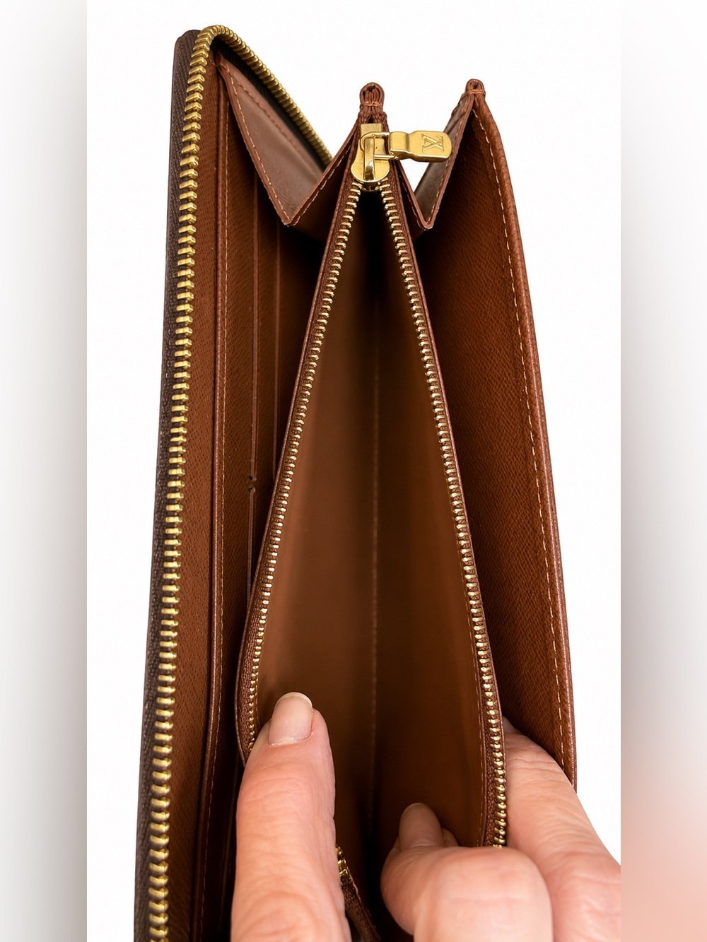 Louis Vuitton Monogram Zippy Organizer Wallet - Picture 10 of 16